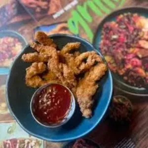 Crispy-Red-Leicester-Mozzarella-Bites-V-image-harvestermenuuk.com